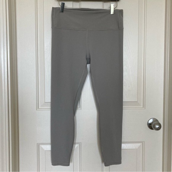 Athleta Savasana Macrame 7/8 Tights Medium - Picture 4 of 13